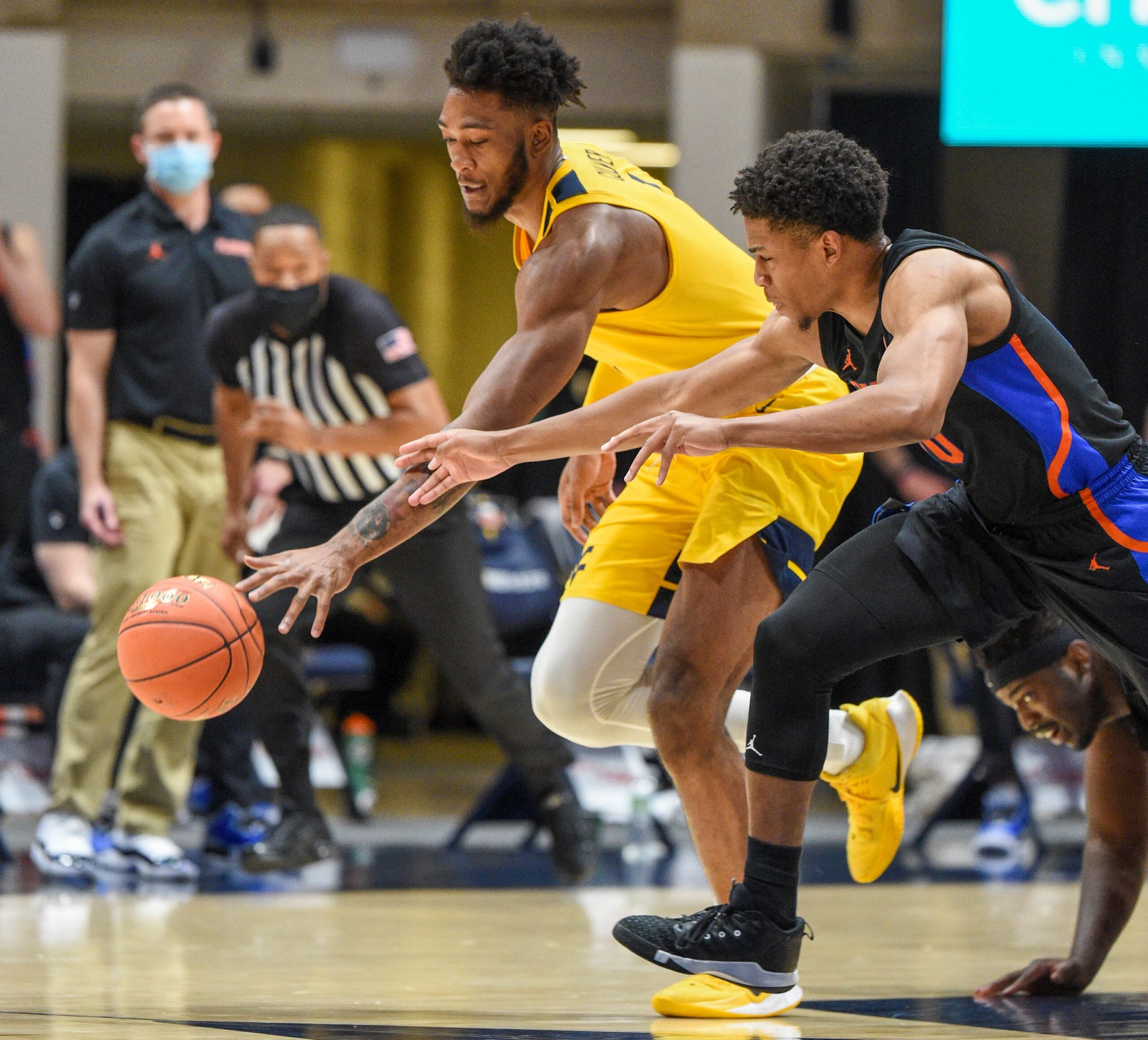 NOTEBOOK: Derek Culver's career day not enough in West Virginia's loss to Florida